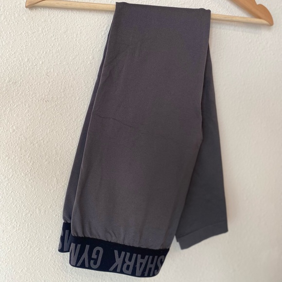 Brand New Gym Shark leggings!!!! - Picture 1 of 7